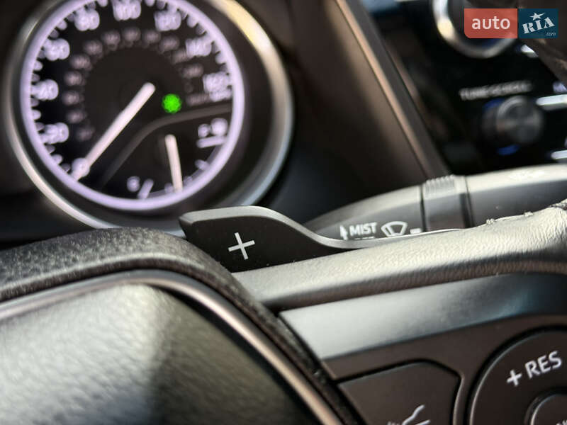 Седан Toyota Camry 2017 в Дніпрі