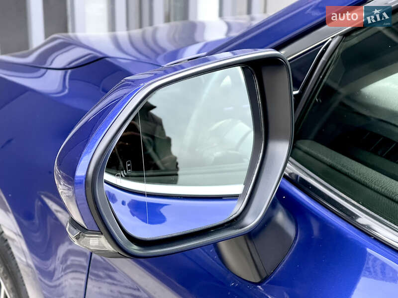 Седан Toyota Camry 2021 в Киеве