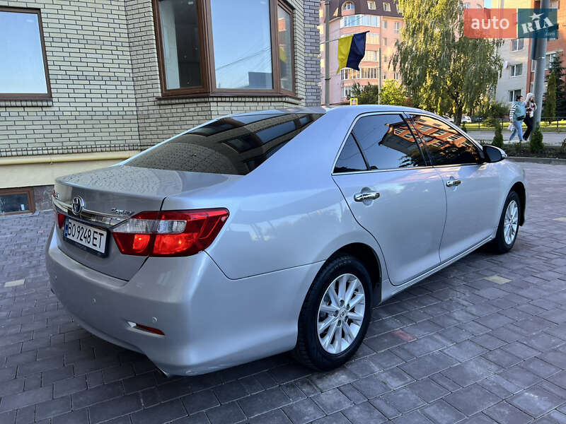 Седан Toyota Camry 2011 в Тернополі