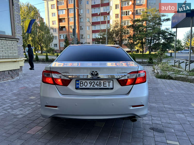 Седан Toyota Camry 2011 в Тернополі