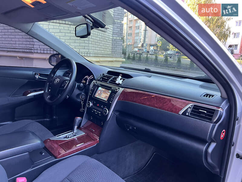 Седан Toyota Camry 2011 в Тернополі