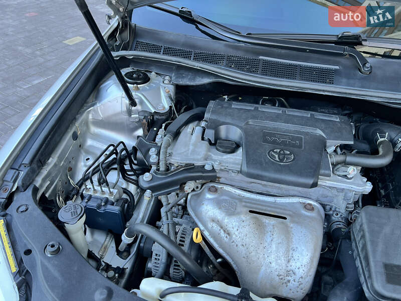 Седан Toyota Camry 2011 в Тернополі