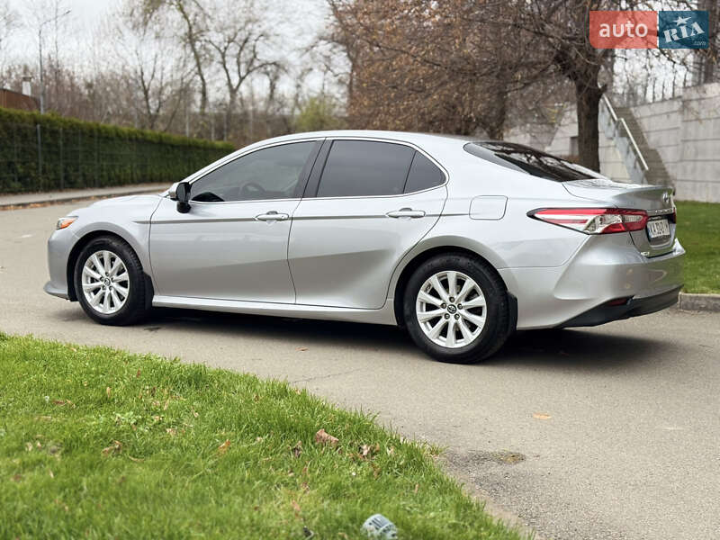 Седан Toyota Camry 2018 в Киеве фото 3 Седан Toyota Camry 2018 в Киеве