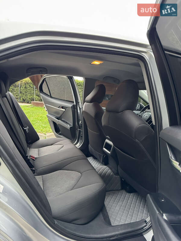 Седан Toyota Camry 2018 в Киеве фото 12 Седан Toyota Camry 2018 в Киеве