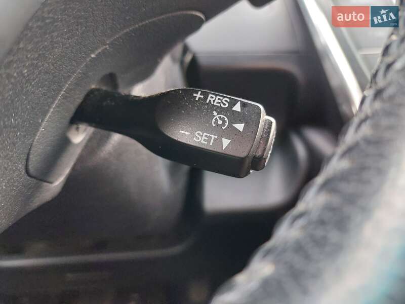 Седан Toyota Camry 2015 в Киеве