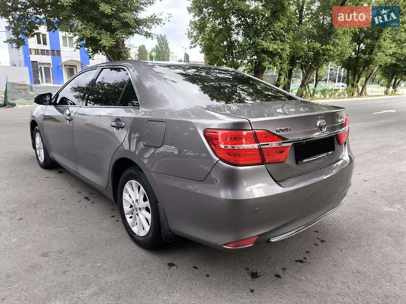 Седан Toyota Camry 2016 в Смеле