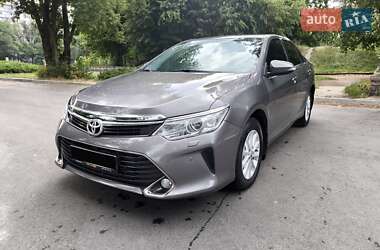 Седан Toyota Camry 2016 в Смеле
