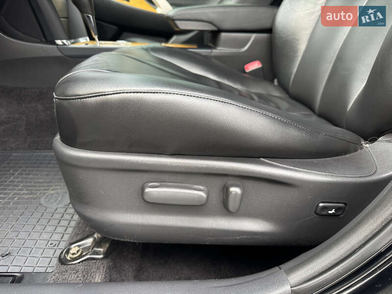 Седан Toyota Camry 2007 в Днепре