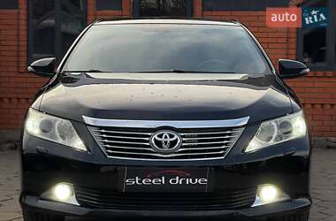 Седан Toyota Camry 2012 в Николаеве
