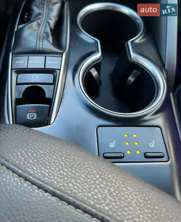 Седан Toyota Camry 2017 в Тернополі