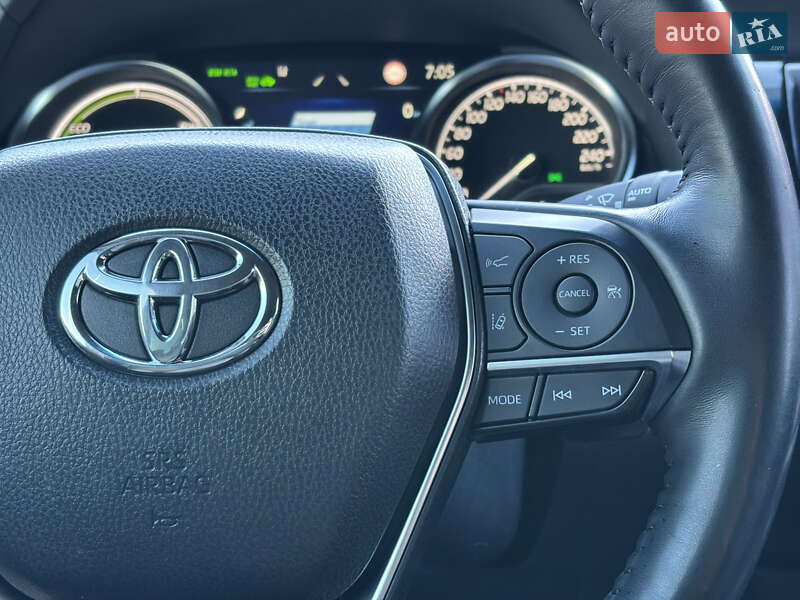 Седан Toyota Camry 2021 в Киеве