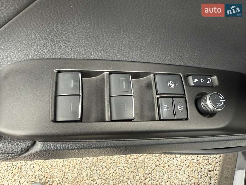 Седан Toyota Camry 2021 в Кропивницькому