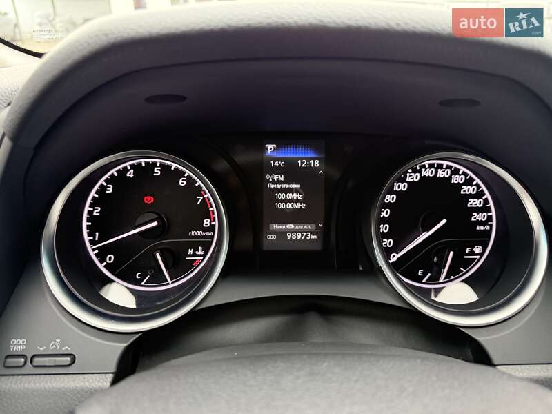 Седан Toyota Camry 2021 в Кропивницькому