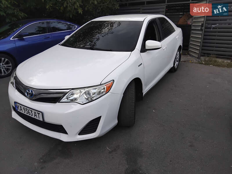 Седан Toyota Camry 2014 в Киеве