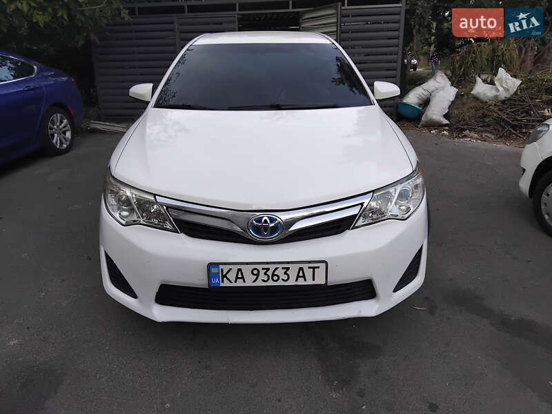 Седан Toyota Camry 2014 в Киеве