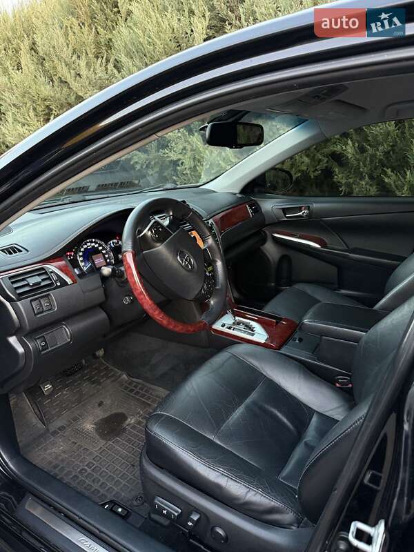 Седан Toyota Camry 2012 в Киеве