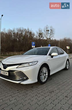 Седан Toyota Camry 2019 в Львові