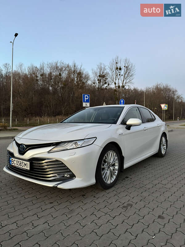 Седан Toyota Camry 2019 в Львове фото Седан Toyota Camry 2019 в Львове