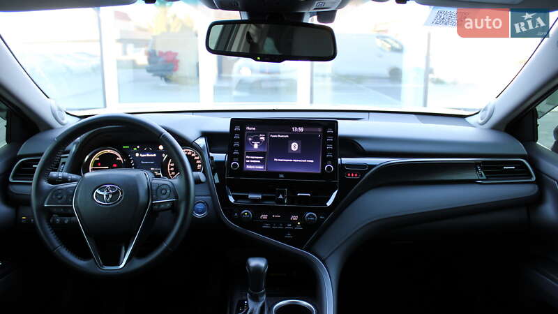 Седан Toyota Camry 2023 в Черкассах