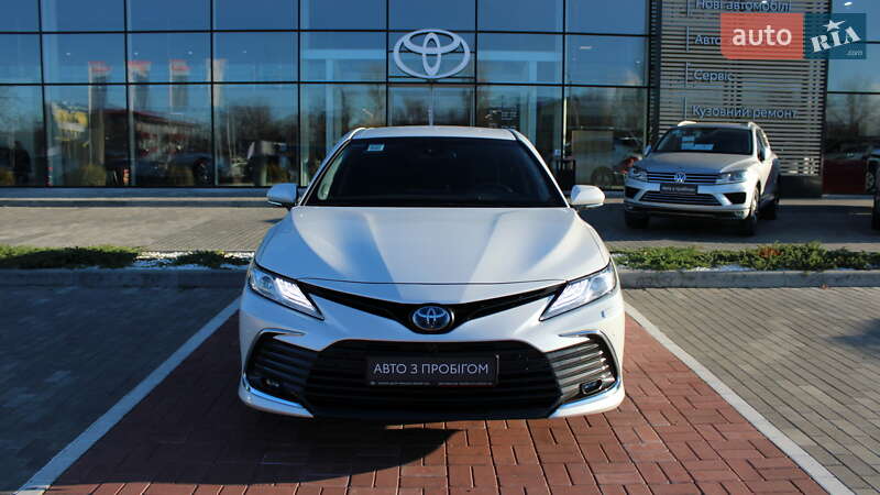 Седан Toyota Camry 2023 в Черкассах