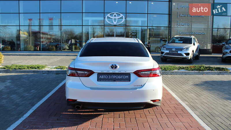 Седан Toyota Camry 2023 в Черкассах