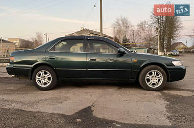 Седан Toyota Camry 1998 в Подольске