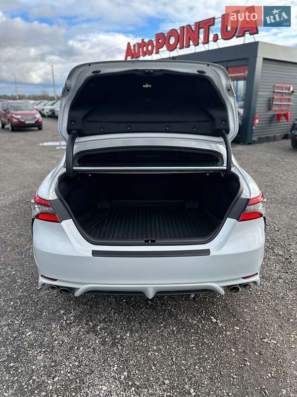 Седан Toyota Camry 2024 в Белогородке