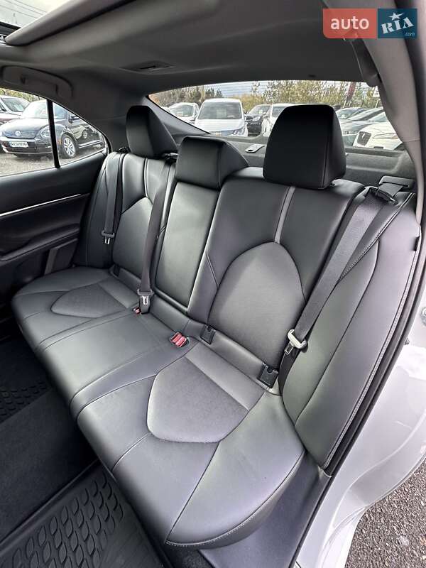 Седан Toyota Camry 2024 в Белогородке