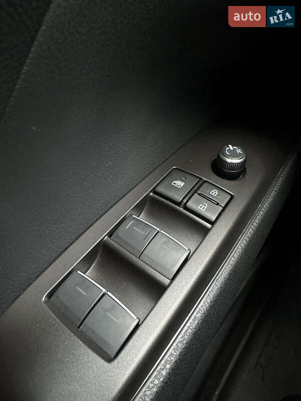 Седан Toyota Camry 2024 в Белогородке