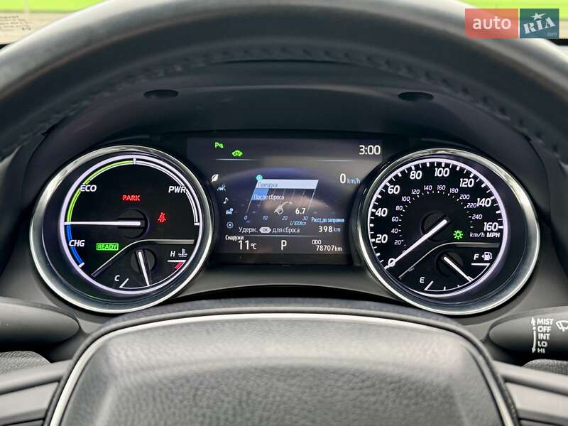 Седан Toyota Camry 2019 в Киеве