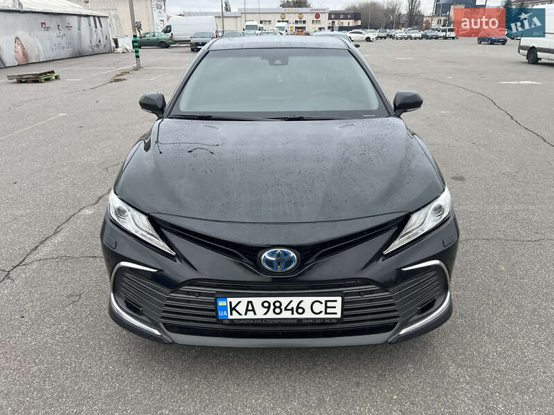 Седан Toyota Camry 2021 в Киеве