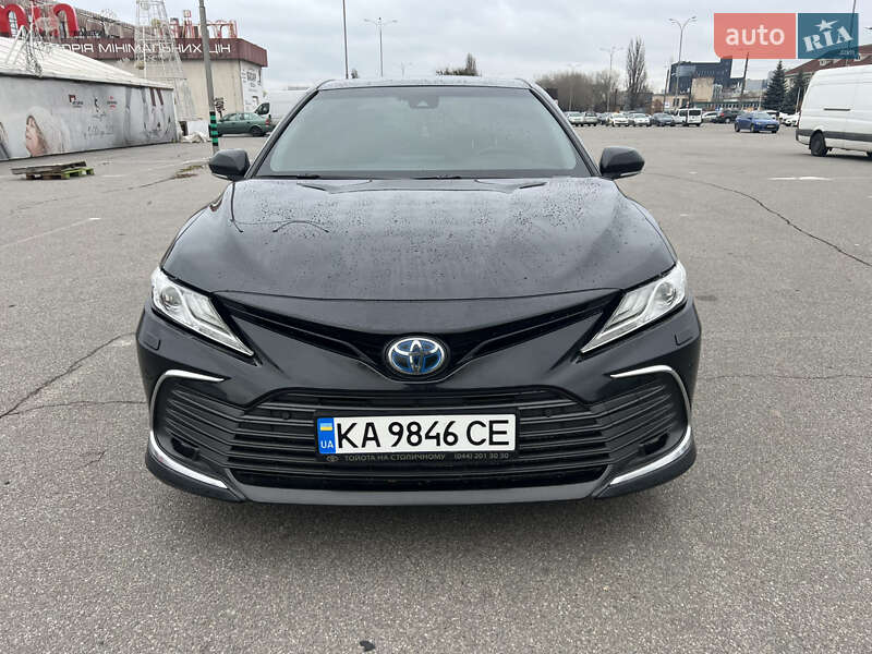 Седан Toyota Camry 2021 в Киеве