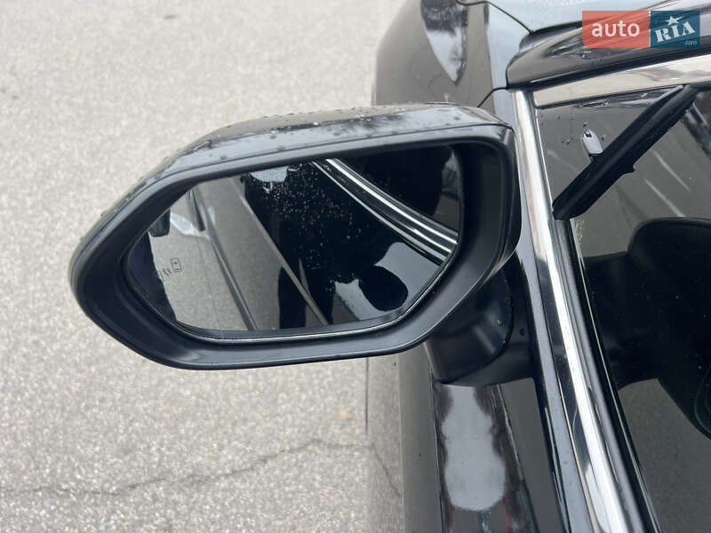 Седан Toyota Camry 2021 в Киеве