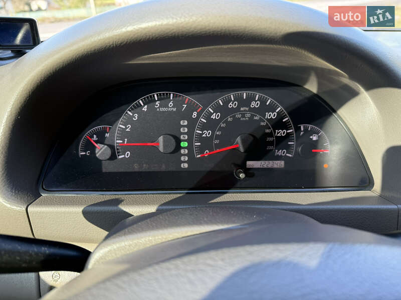 Седан Toyota Camry 2004 в Староконстантинове