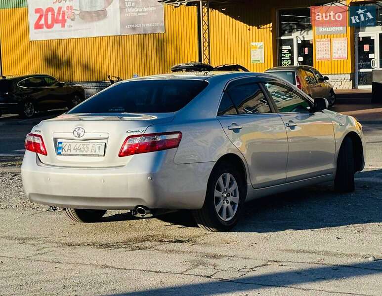Седан Toyota Camry 2008 в Киеве