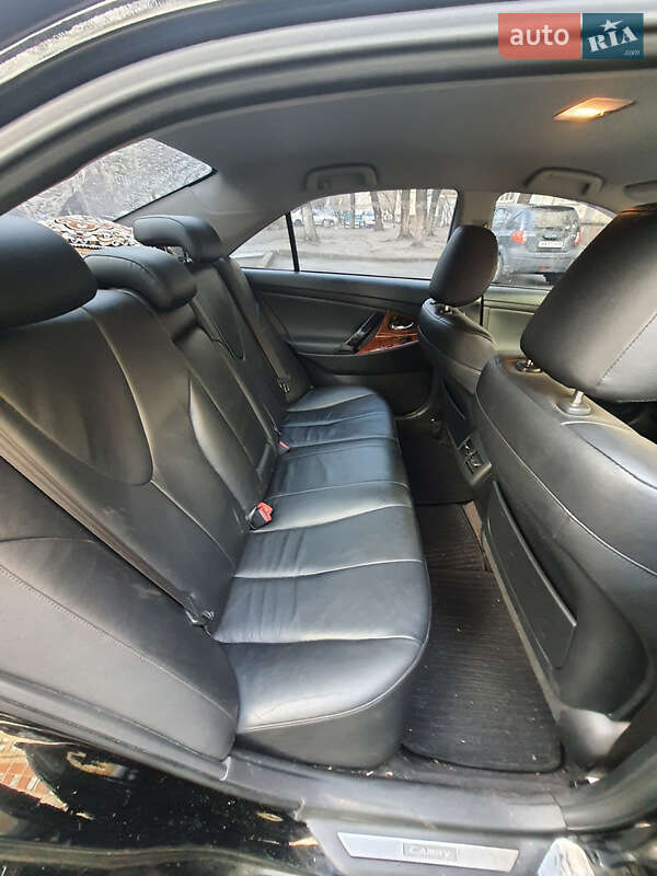 Седан Toyota Camry 2008 в Калиновке