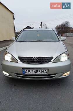 Седан Toyota Camry 2004 в Романіву