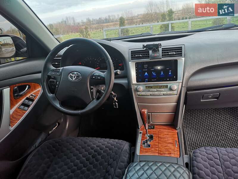 Седан Toyota Camry 2008 в Мостиске