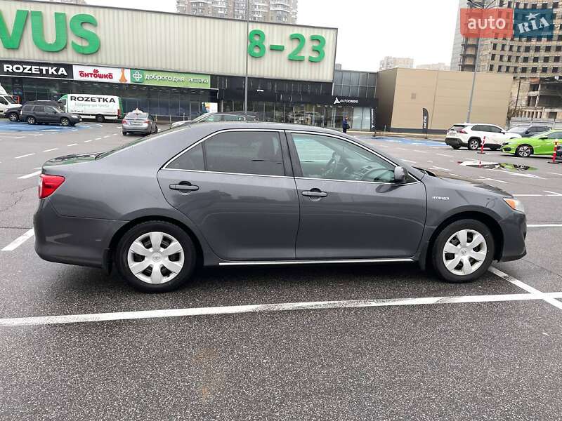 Седан Toyota Camry 2012 в Киеве