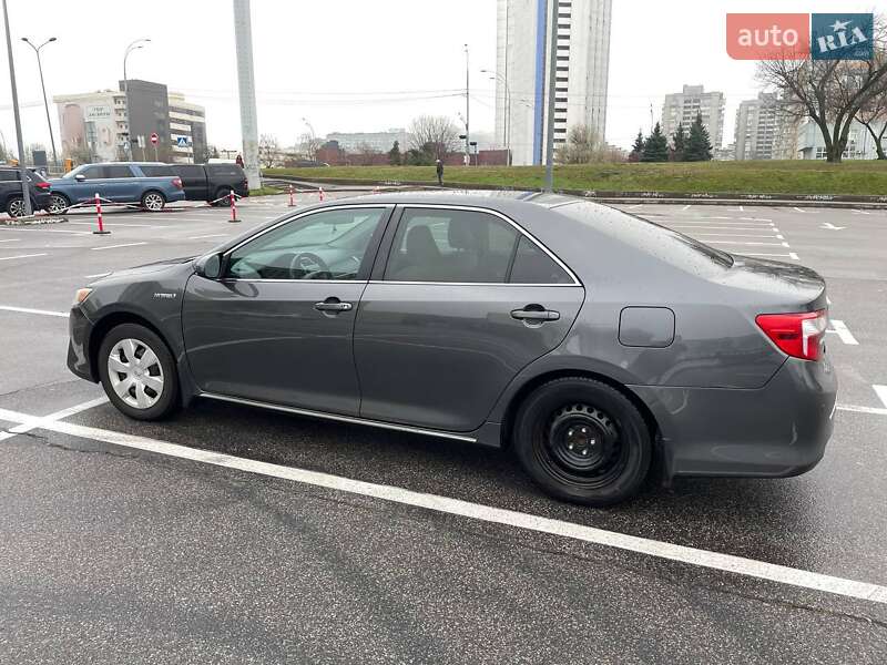 Седан Toyota Camry 2012 в Киеве