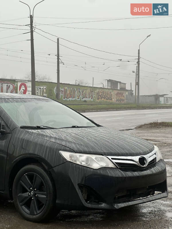 Седан Toyota Camry 2013 в Харькове