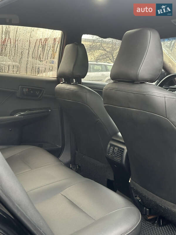 Седан Toyota Camry 2013 в Харькове