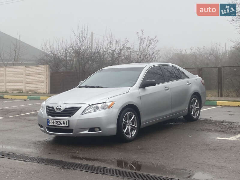 Седан Toyota Camry 2006 в Киеве