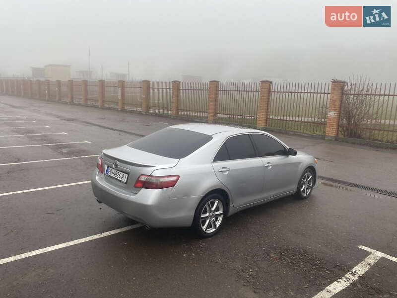 Седан Toyota Camry 2006 в Киеве