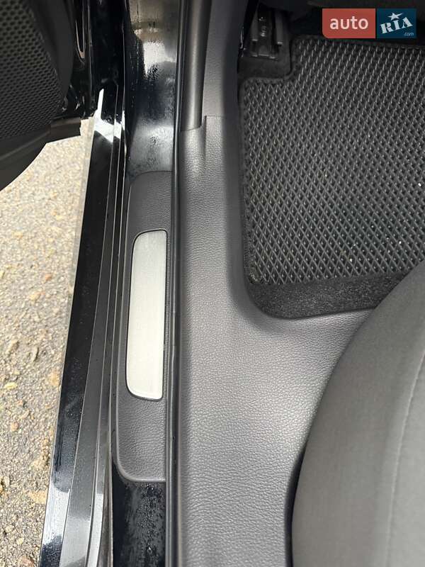 Седан Toyota Camry 2020 в Харькове