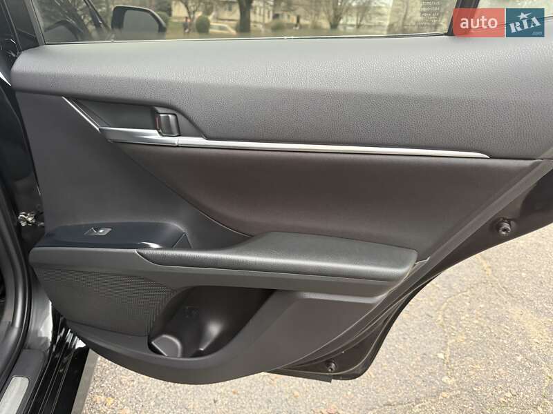 Седан Toyota Camry 2020 в Харькове