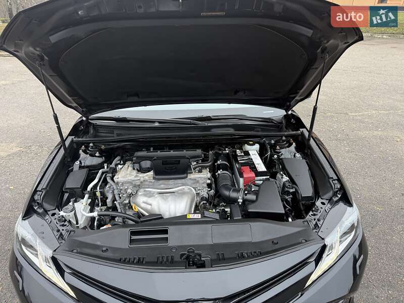 Седан Toyota Camry 2020 в Харькове