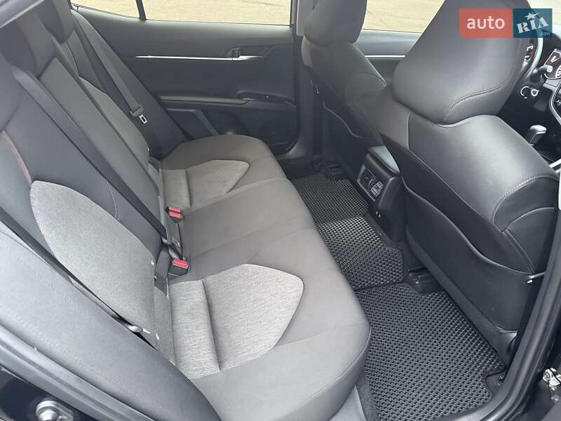 Седан Toyota Camry 2020 в Харькове