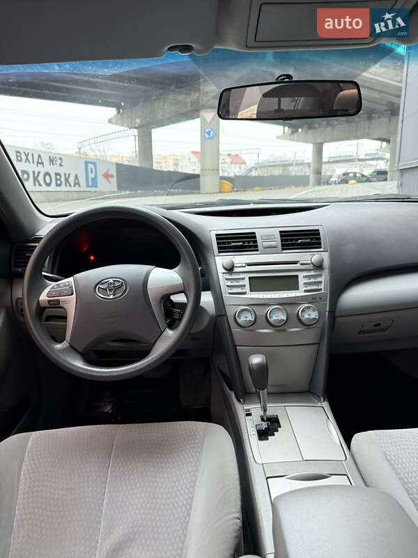 Седан Toyota Camry 2009 в Тернополе