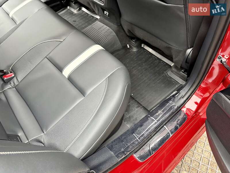 Седан Toyota Camry 2024 в Киеве